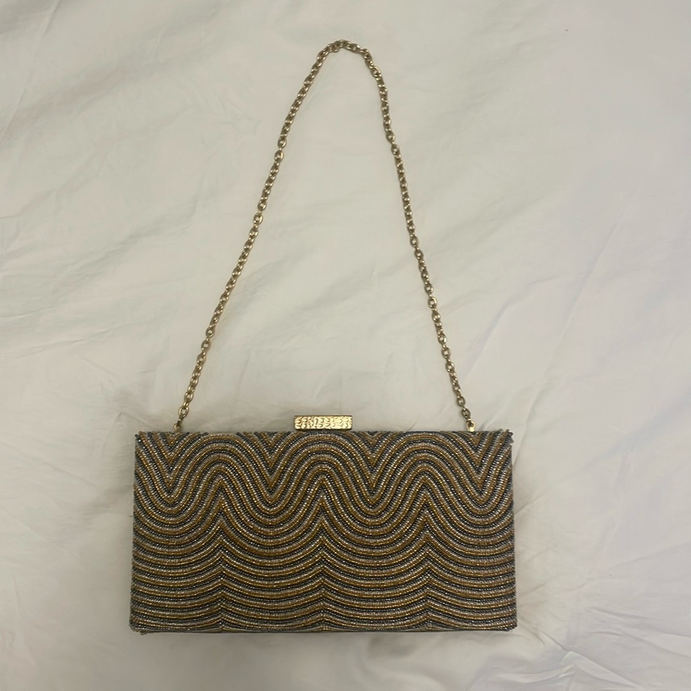 Beaded clutch